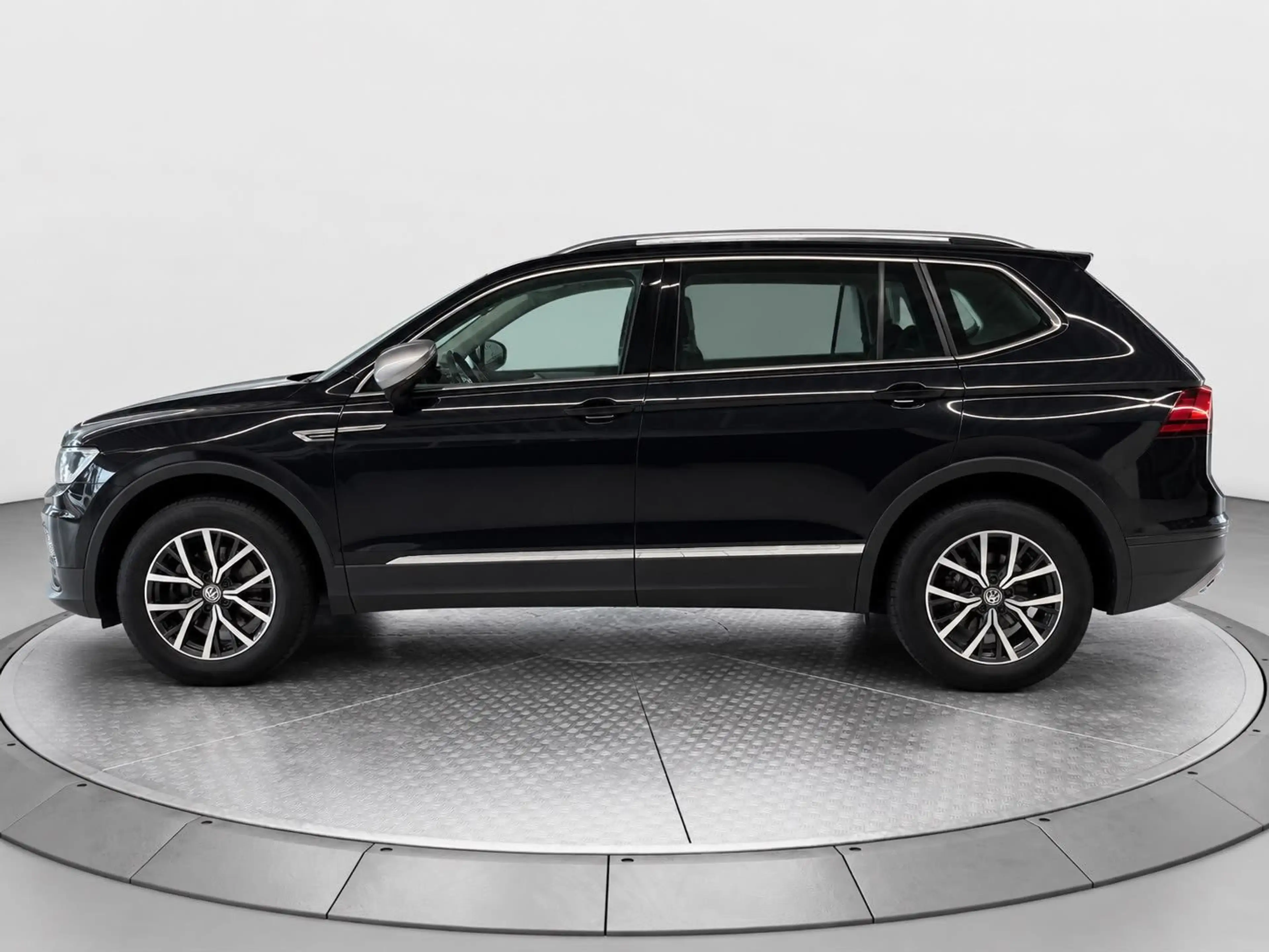 Volkswagen Tiguan Allspace Comfortline — photo 8