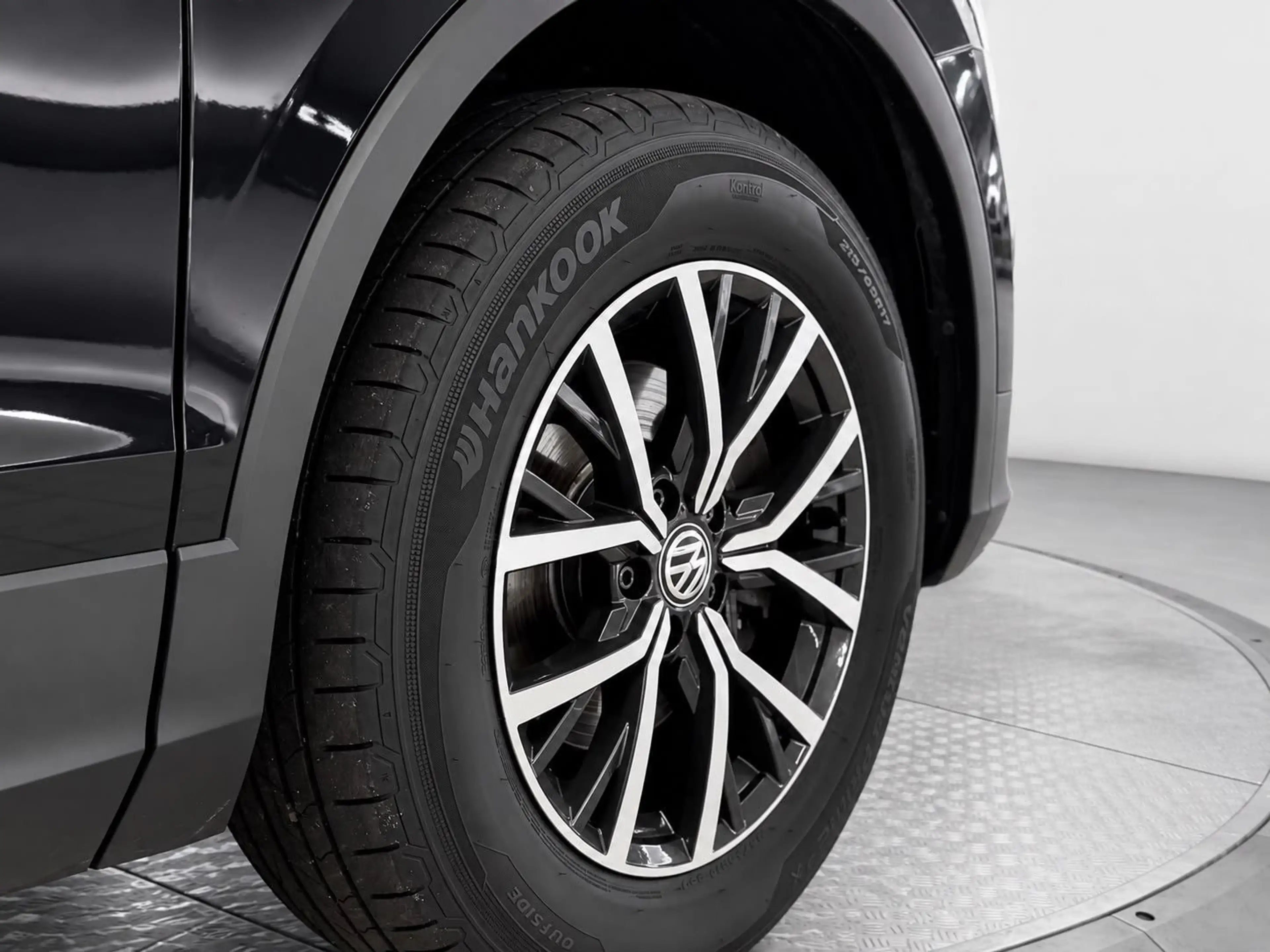 Volkswagen Tiguan Allspace Comfortline — photo 9