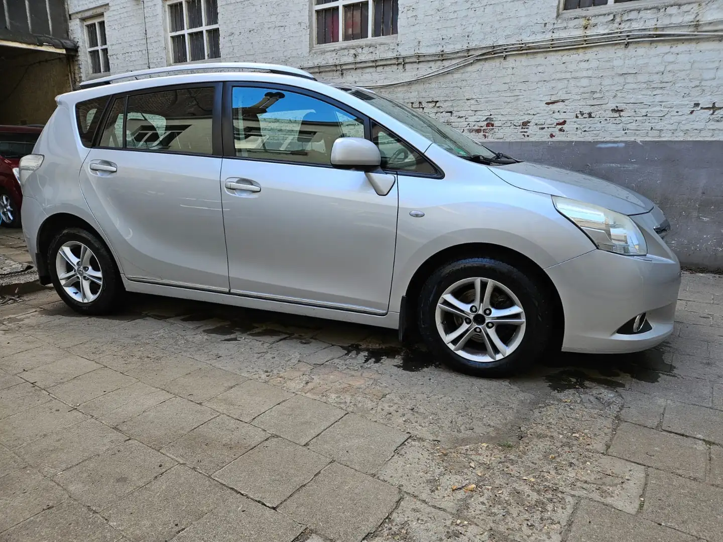 Toyota Verso 1.8 Executive Argent - 2