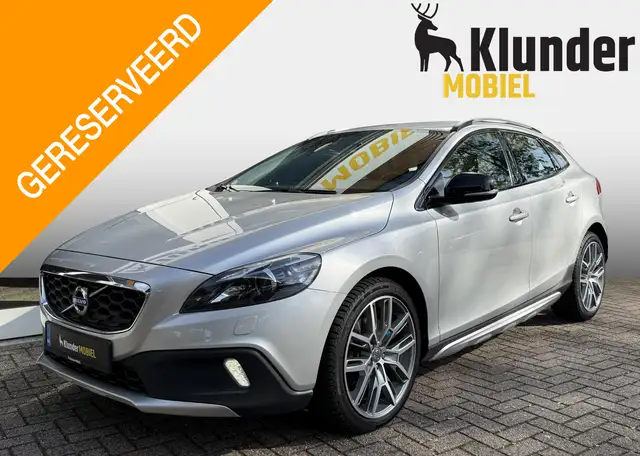Volvo V40 Cross Country 2.5 T5 AWD Momentum Aut. |Camera|Carplay|Leder|