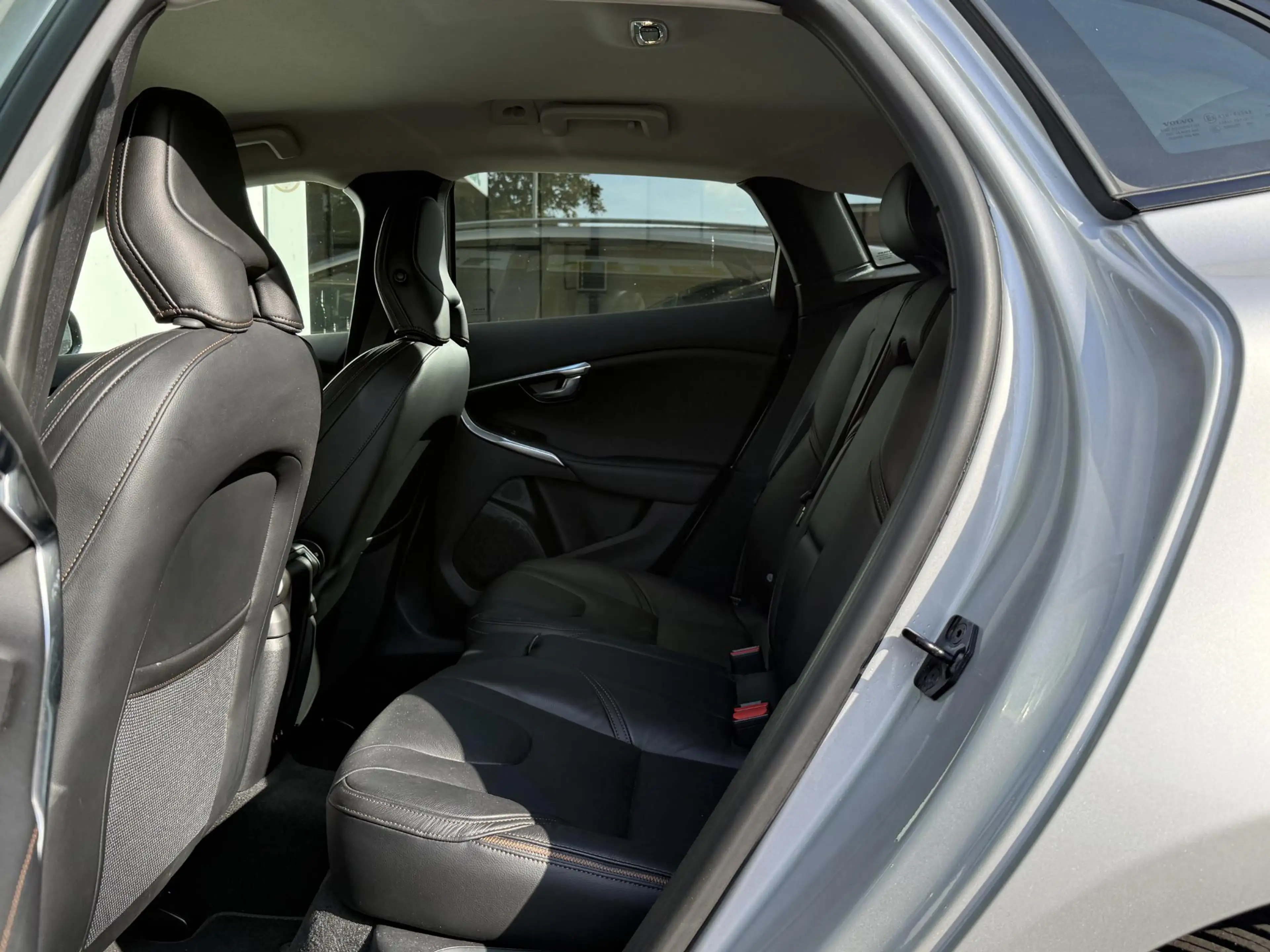 Volvo V40 Cross Country 2.5 T5 AWD Momentum Aut. |Camera|Carplay|Leder| — photo 6