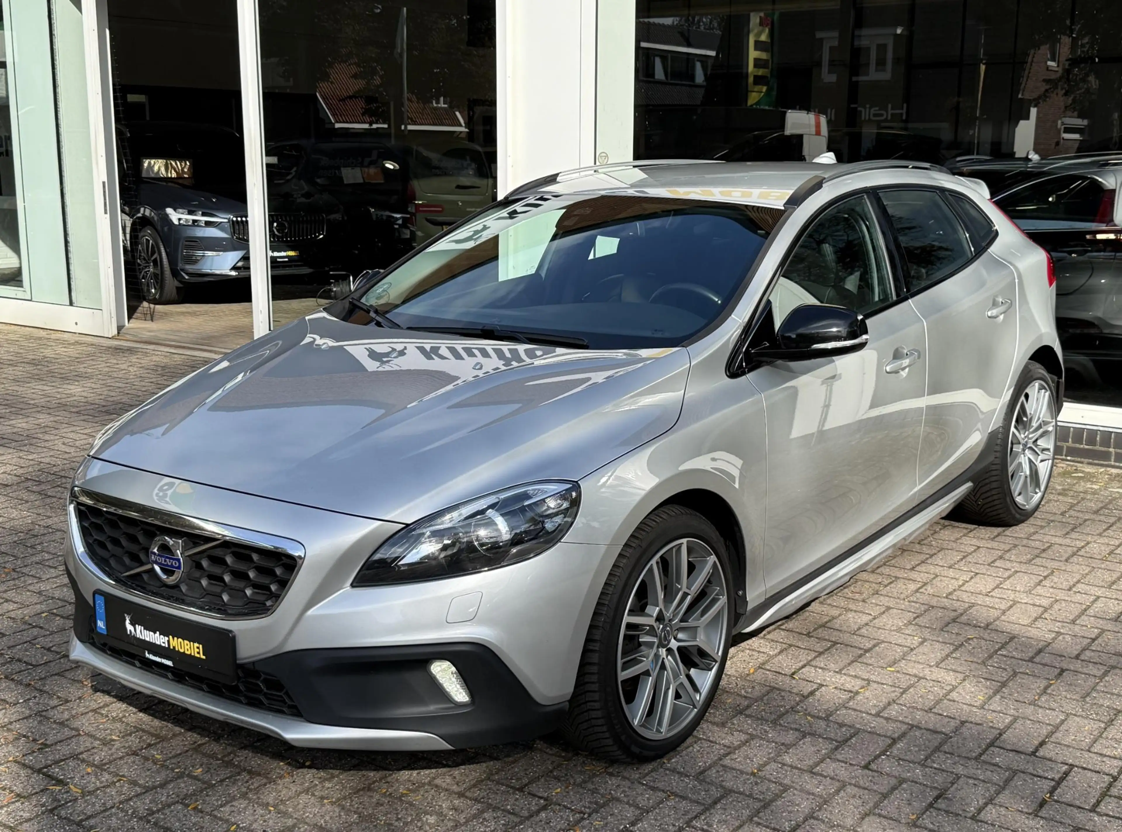 Volvo V40 Cross Country 2.5 T5 AWD Momentum Aut. |Camera|Carplay|Leder| — photo 14