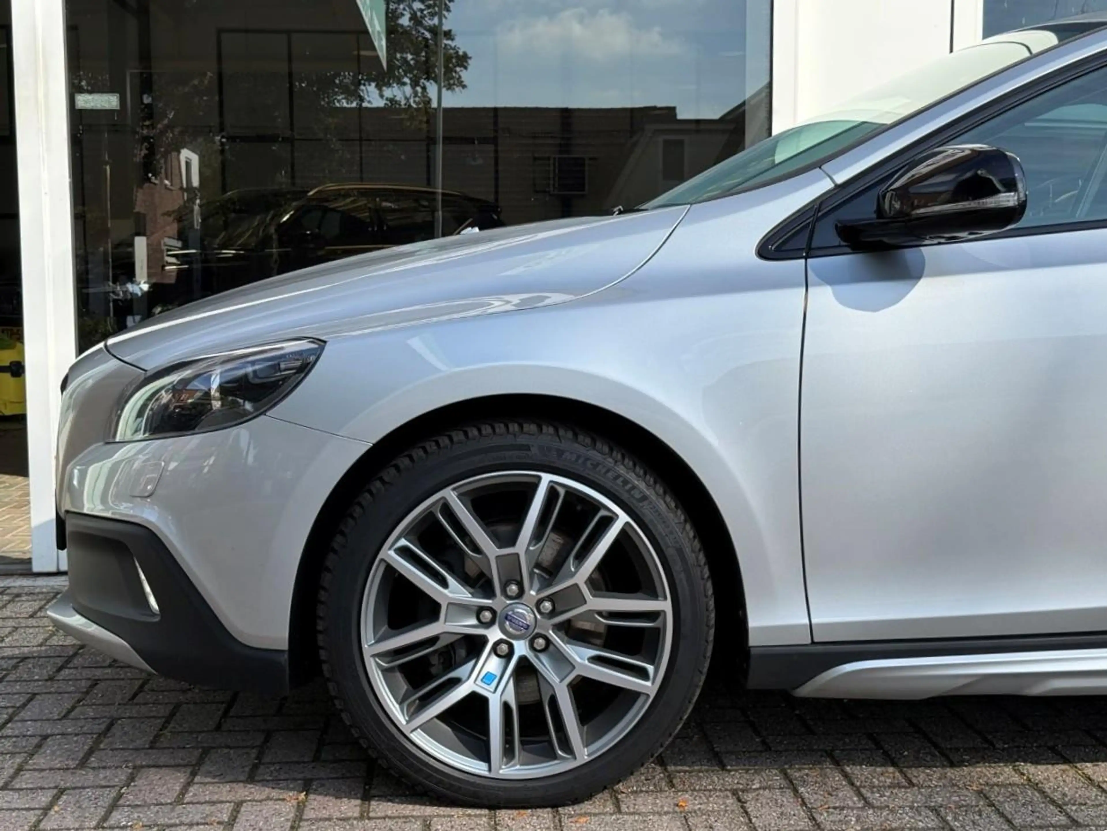 Volvo V40 Cross Country 2.5 T5 AWD Momentum Aut. |Camera|Carplay|Leder| — photo 7