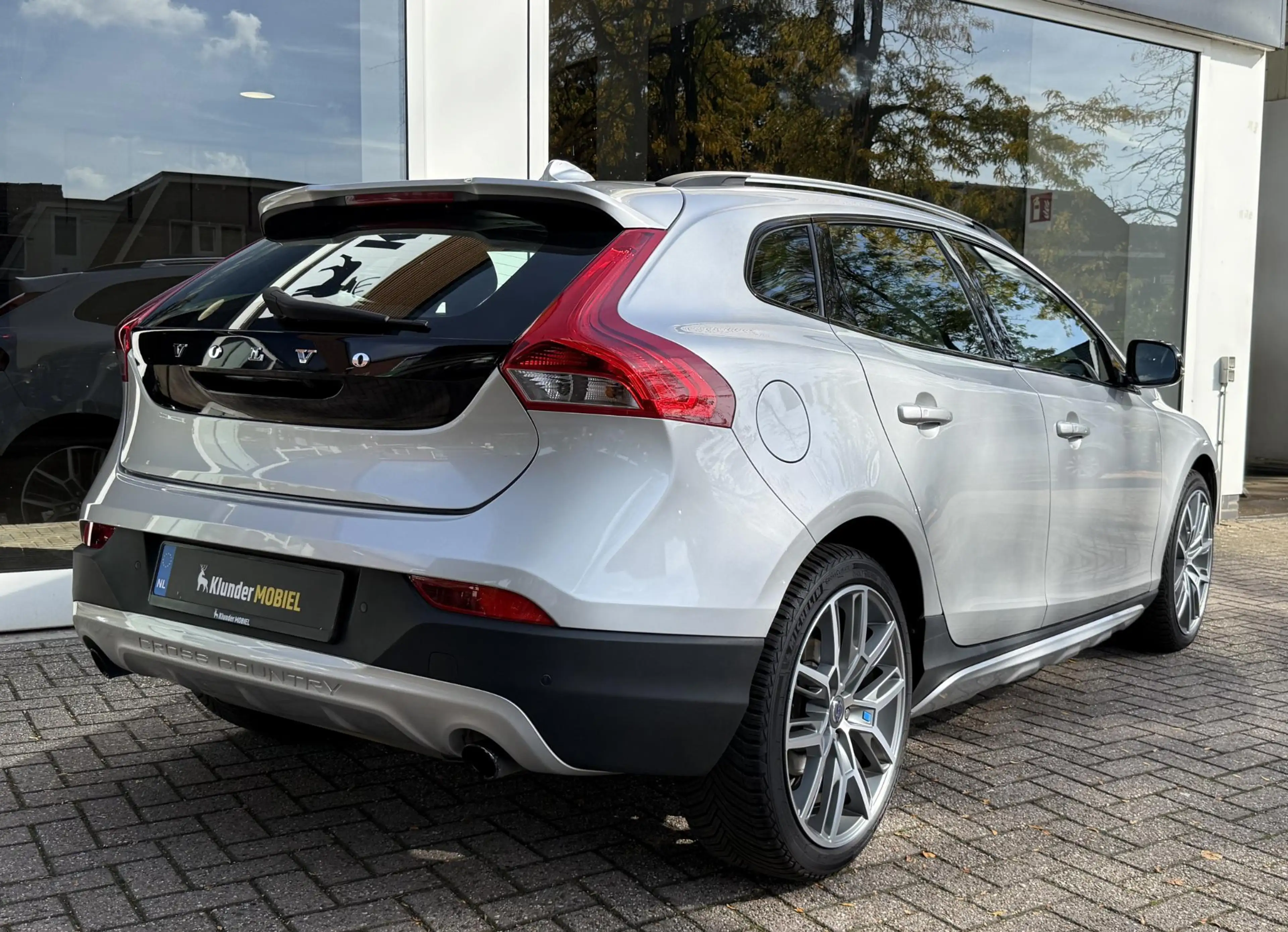 Volvo V40 Cross Country 2.5 T5 AWD Momentum Aut. |Camera|Carplay|Leder| — photo 3