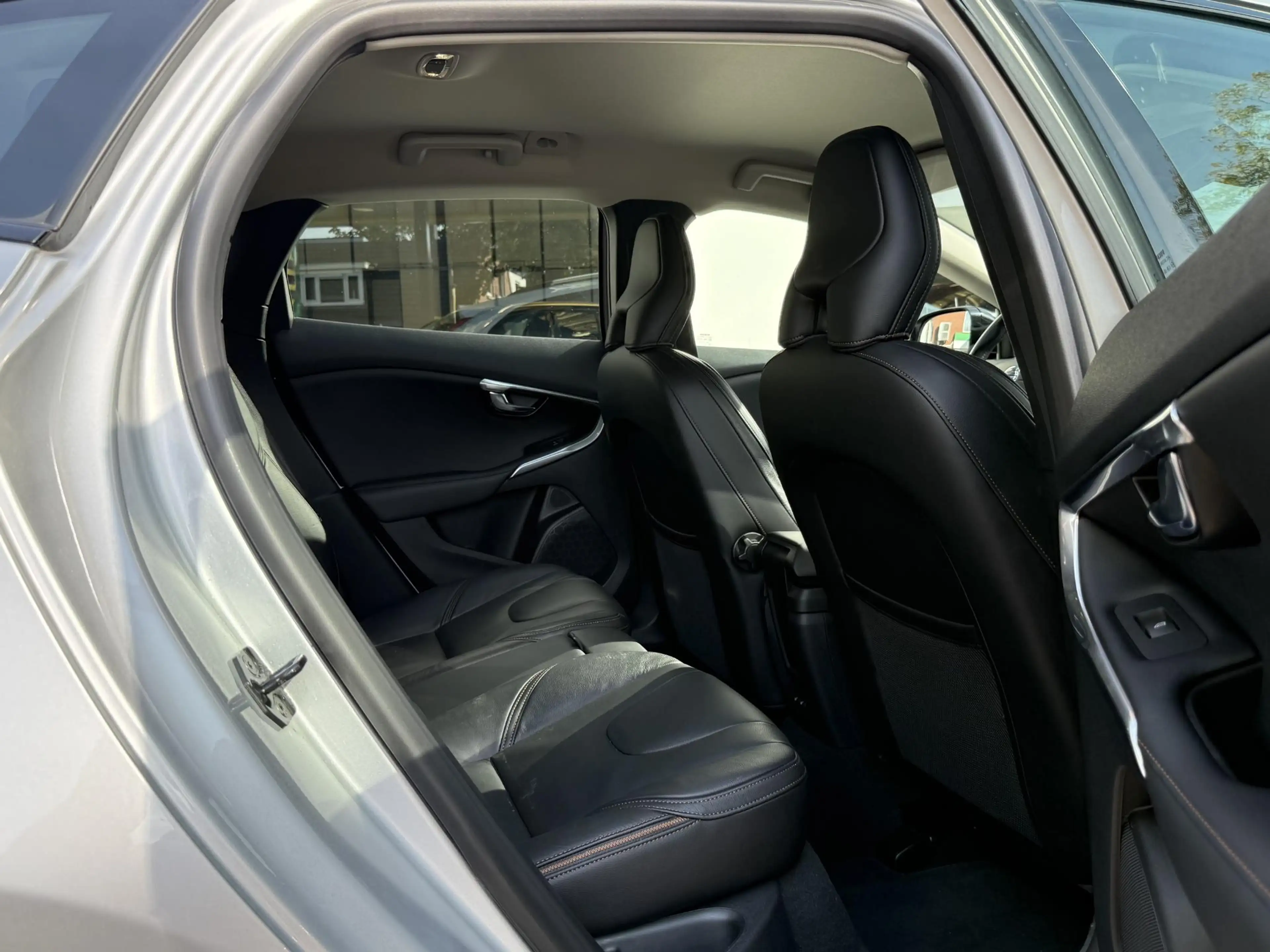 Volvo V40 Cross Country 2.5 T5 AWD Momentum Aut. |Camera|Carplay|Leder| — photo 27