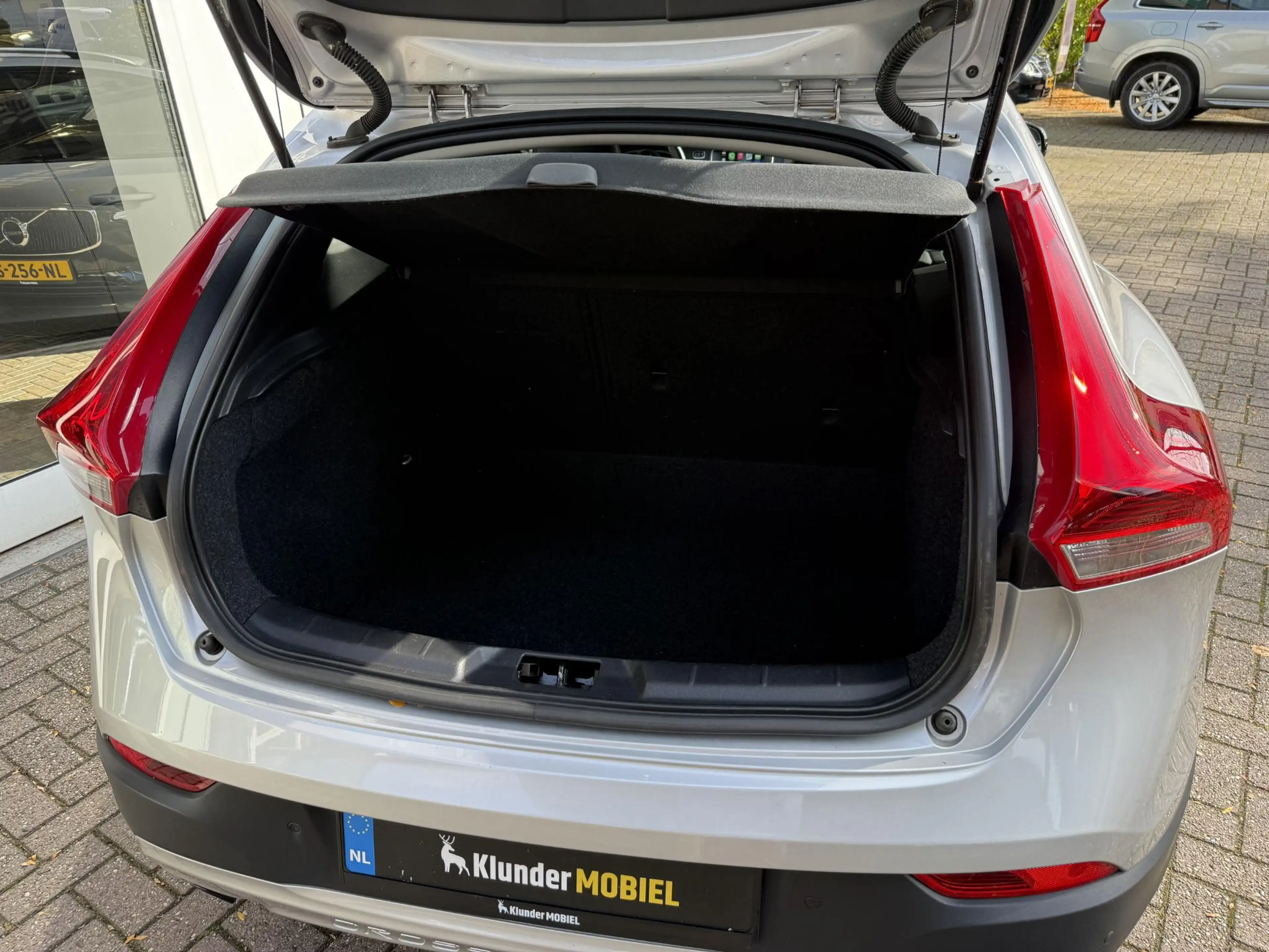 Volvo V40 Cross Country 2.5 T5 AWD Momentum Aut. |Camera|Carplay|Leder| — photo 24