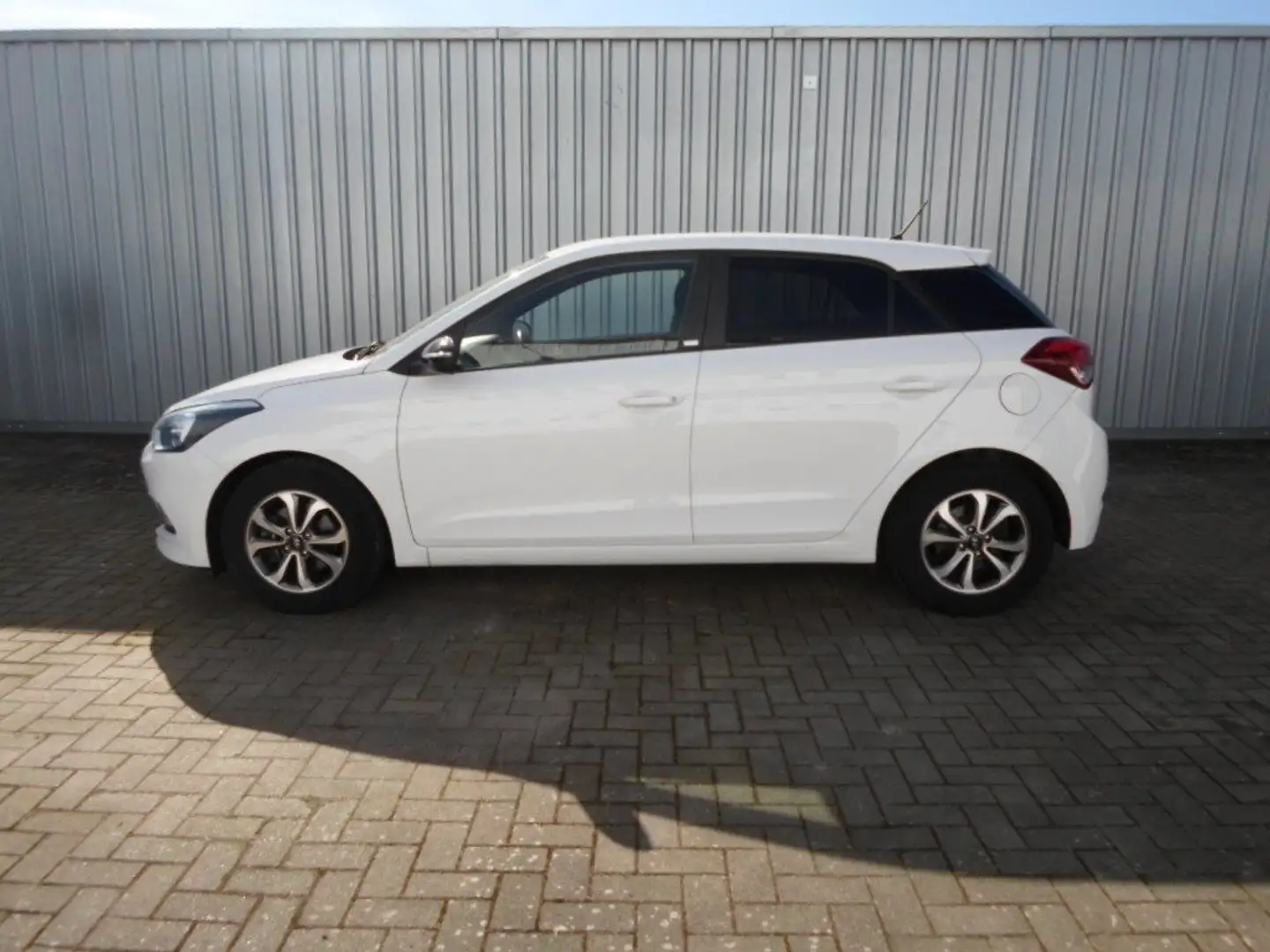 Hyundai i20 Passion Weiß - 2