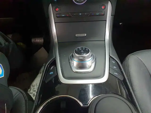 Ford Galaxy view 10