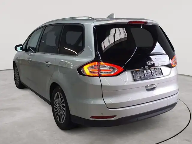 Ford Galaxy view 5