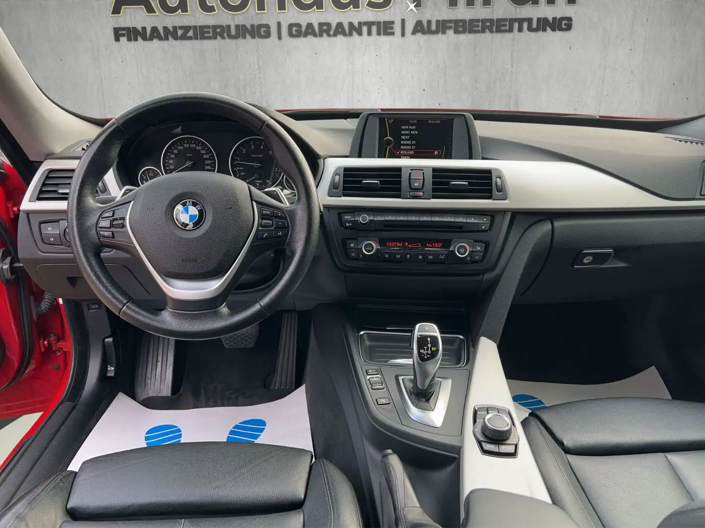BMW 335 *1HAND*TÜVNEU*SHEFT*XDrive* Червоний - 2