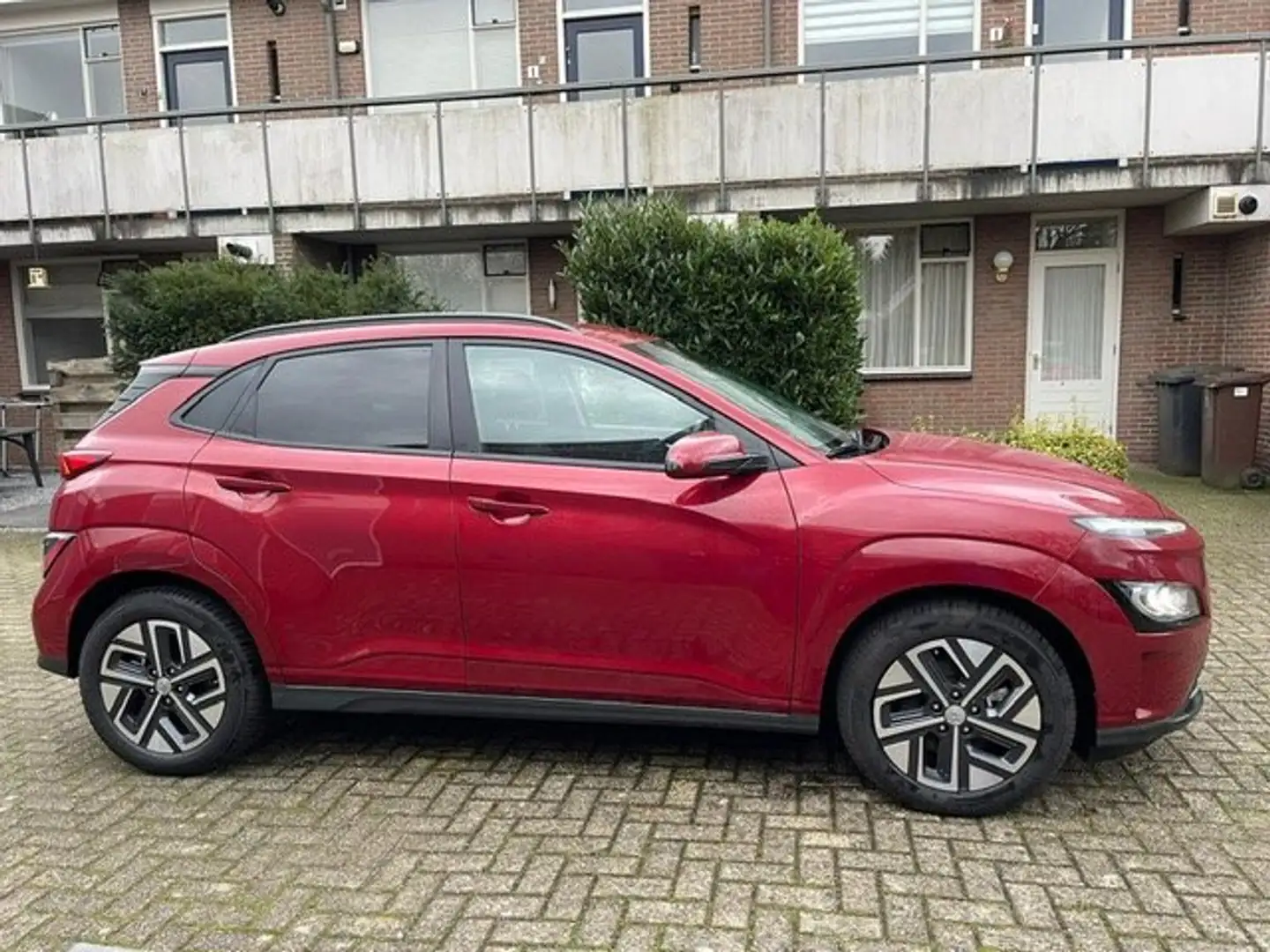 Hyundai KONA KONA EV Comfort 39 kWh HEAD UPP/ KEYLESS NAVI Roşu - 2