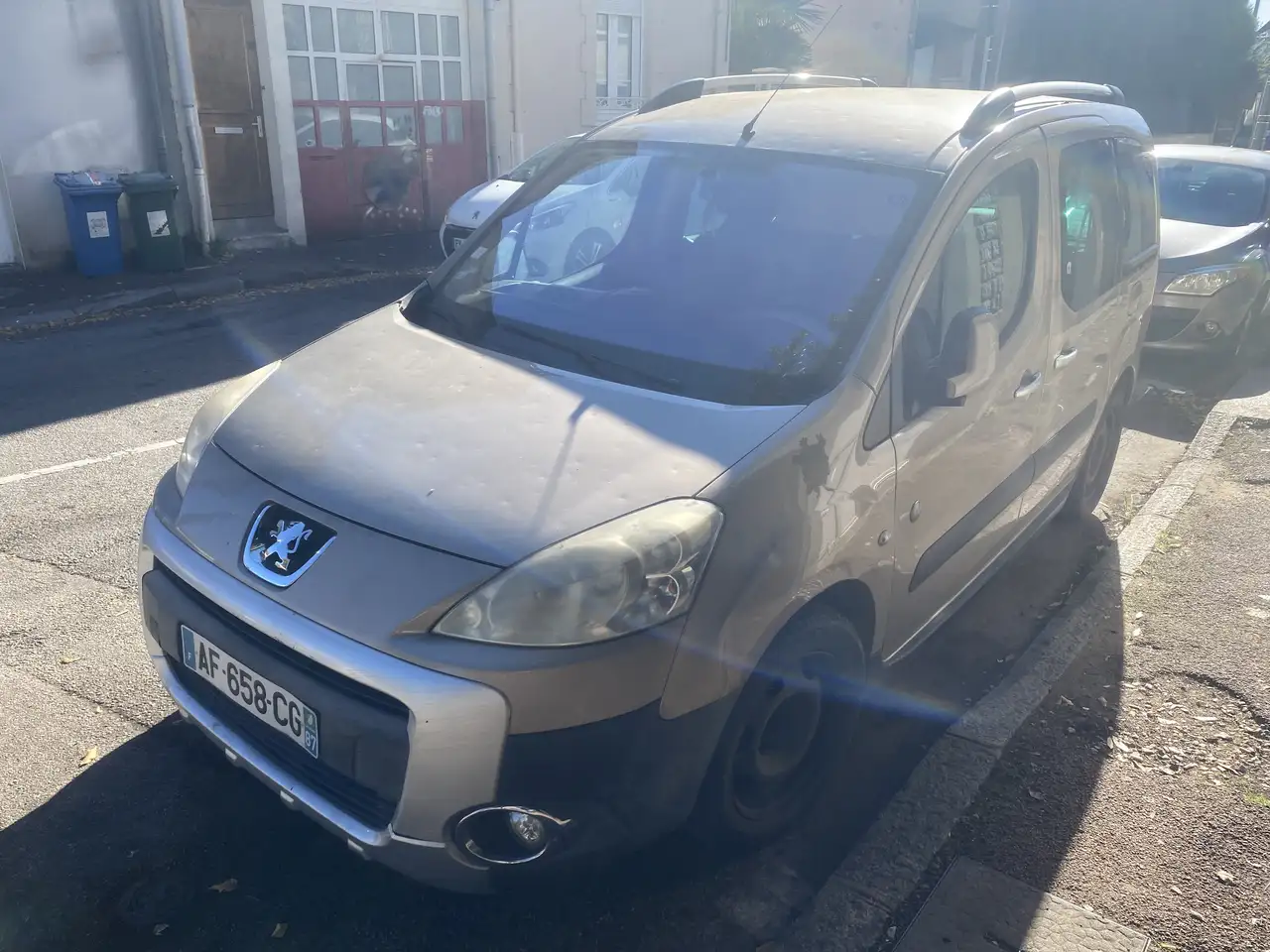 Peugeot Partner Tepee 1.6 HDi FAP 110ch Outdoor