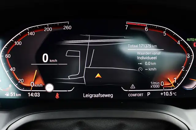 BMW 3 Series view 14