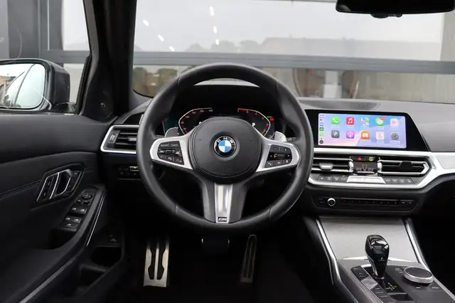 BMW 3 Series view 3