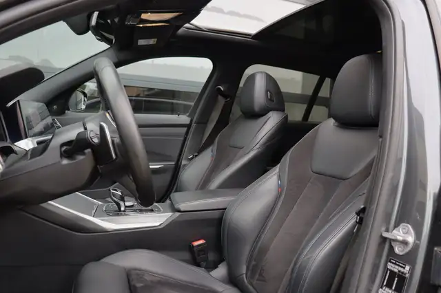 BMW 3 Series view 4
