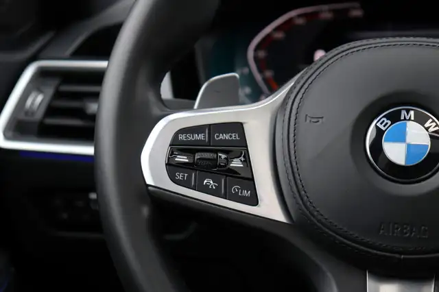 BMW 3 Series view 12