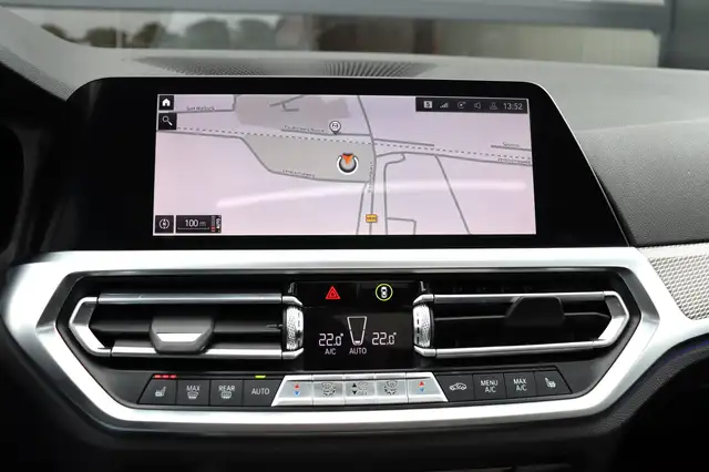 BMW 3 Series view 26