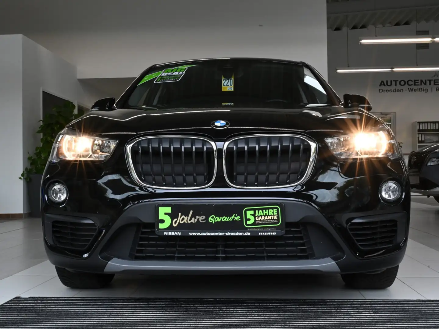 BMW X1 sDrive 18 Automatik SHZ Klima LM PDC ZV LM Noir - 2