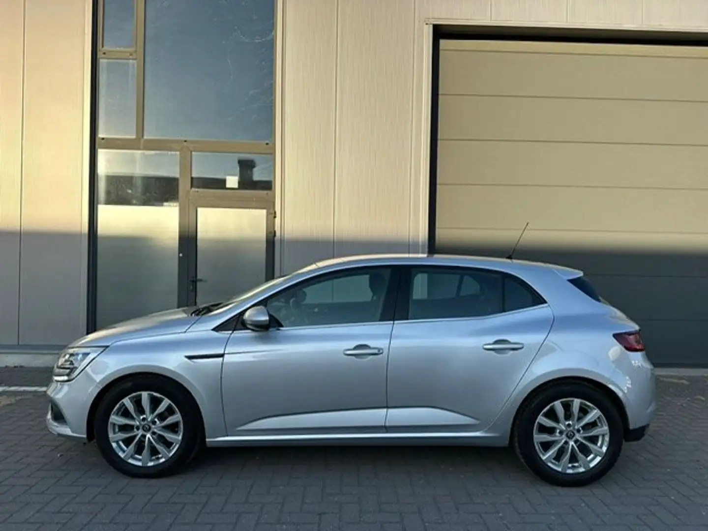 Renault Megane 1.2 TCe Energy Zen Argent - 2