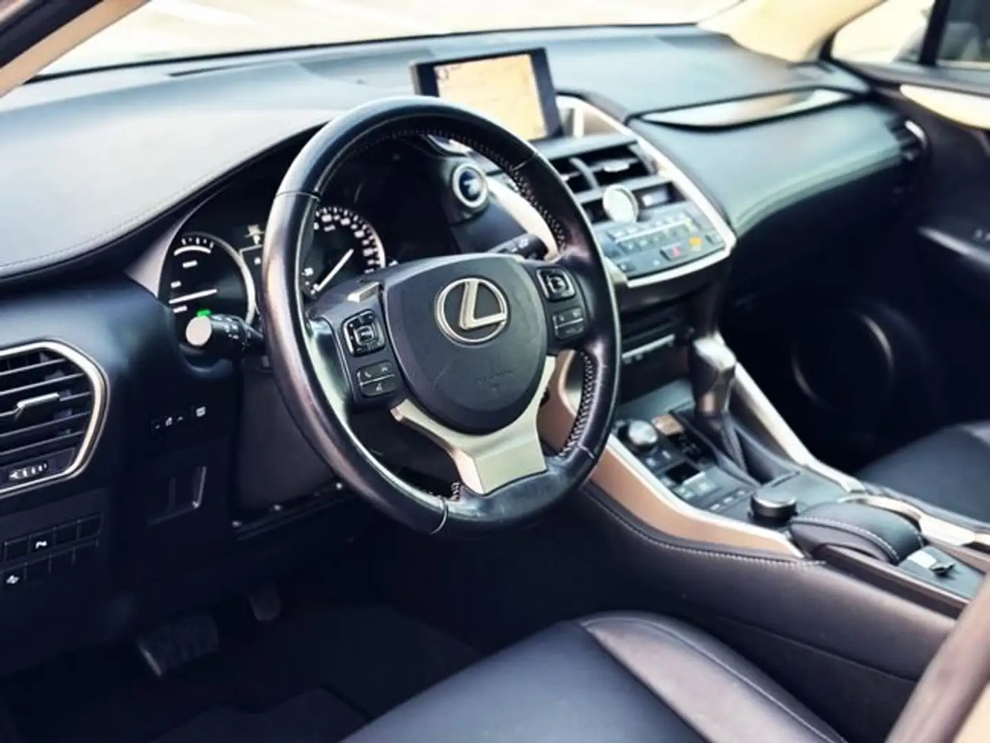 Lexus NX 300h 2.5 EXECUTIVE 4WD con CUERO COMPLETO, CÁMARA TRAS Silber - 2