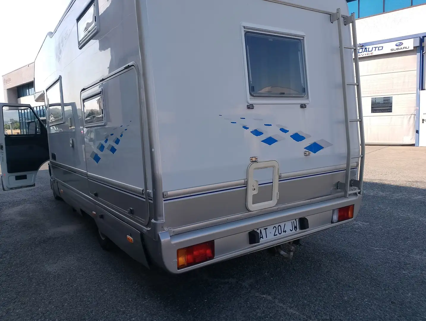 Iveco 35E12A/ELNAGH FID 6.66T Білий - 2