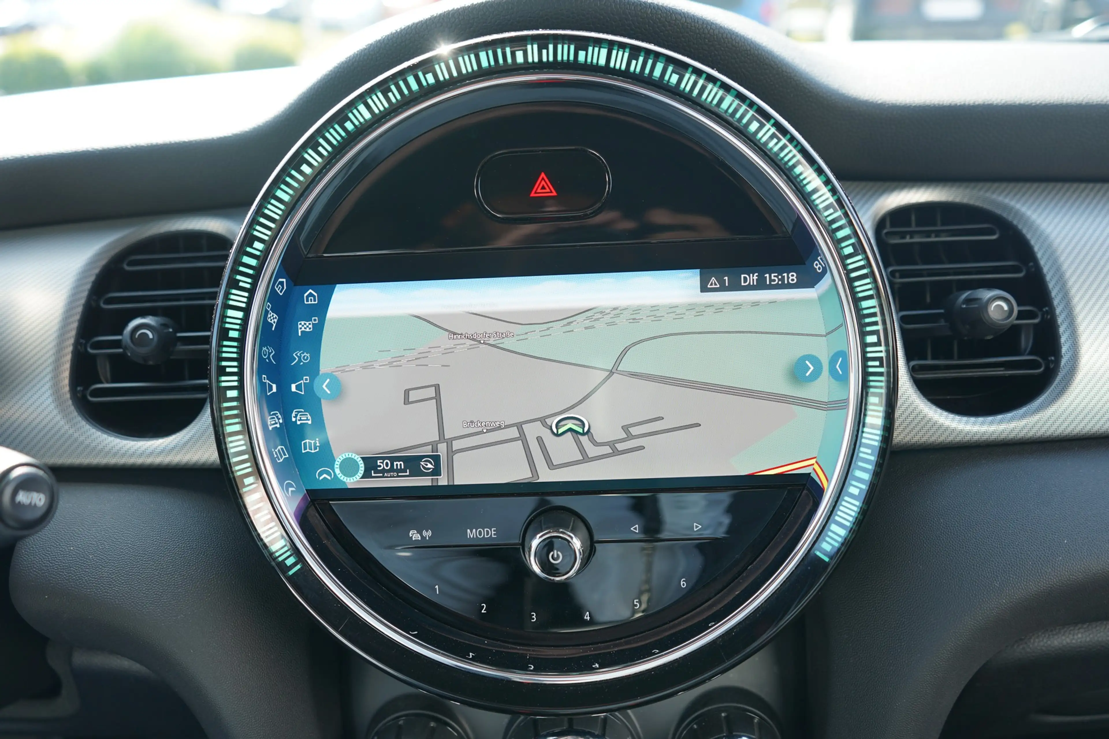 MINI Cooper Mini Cooper SE Classic Trim LED Navi Sitzheizung — photo 15