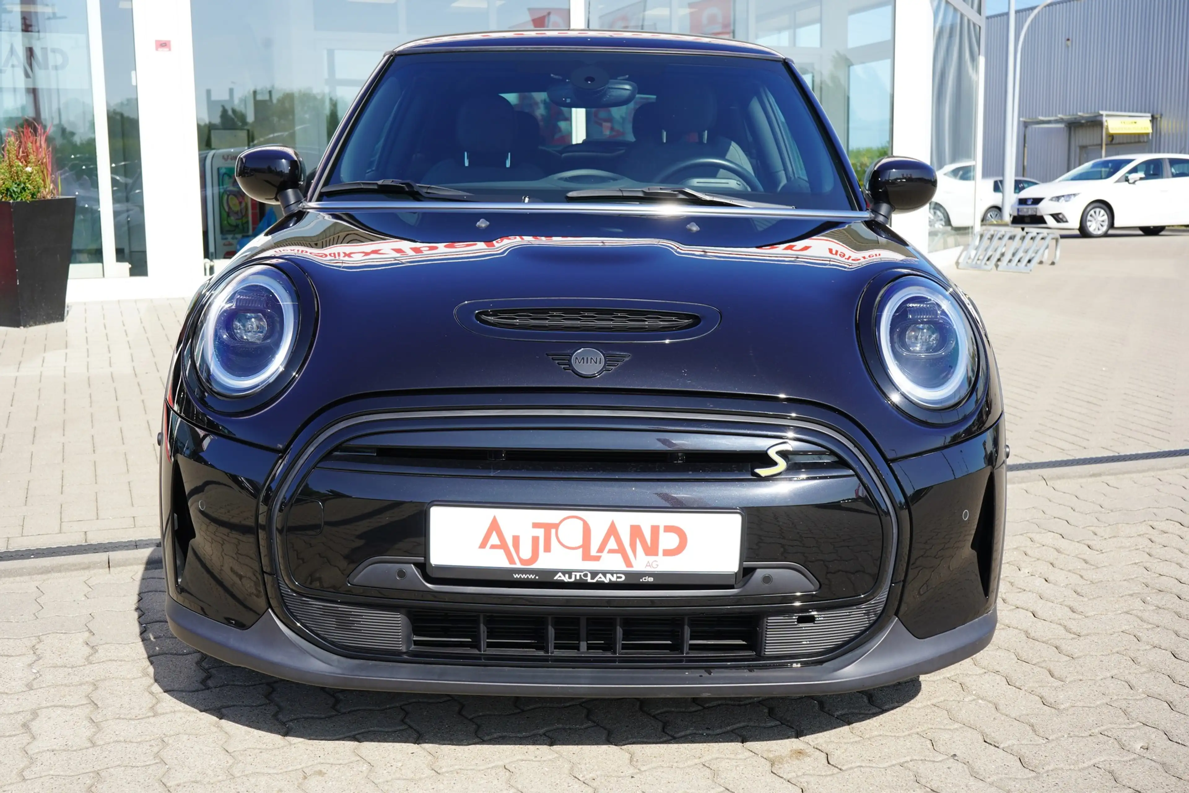 MINI Cooper Mini Cooper SE Classic Trim LED Navi Sitzheizung — photo 8