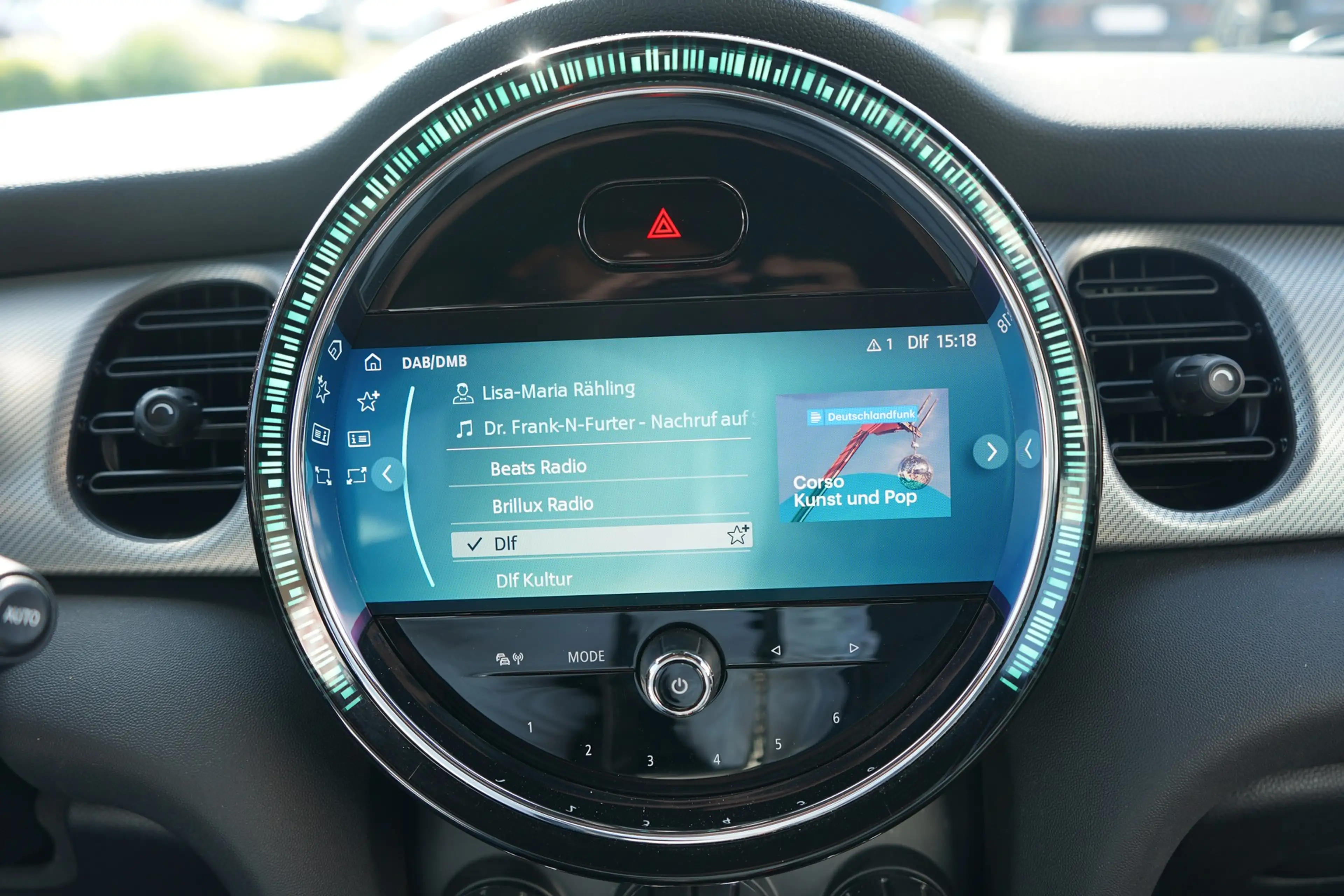 MINI Cooper Mini Cooper SE Classic Trim LED Navi Sitzheizung — photo 14