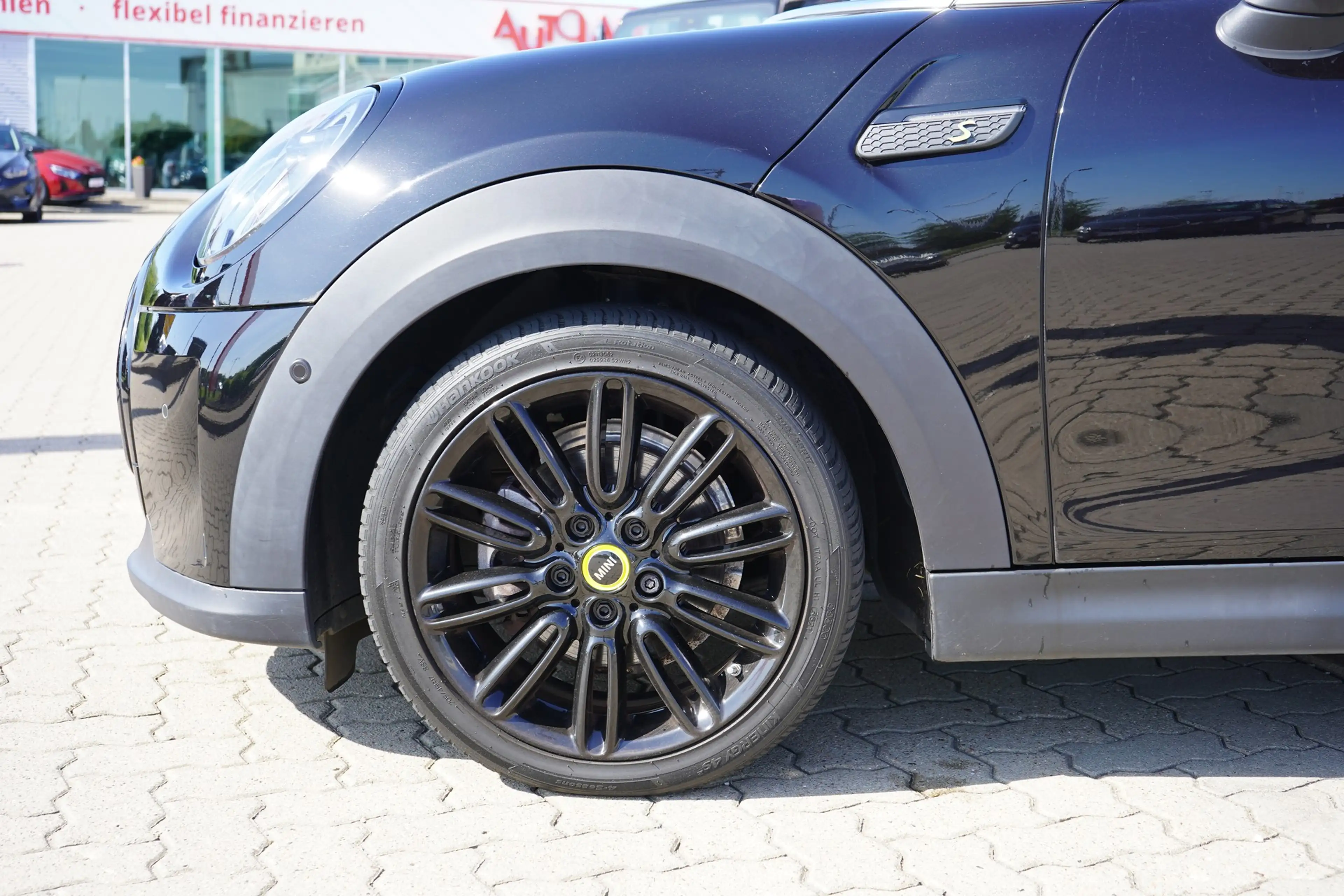 MINI Cooper Mini Cooper SE Classic Trim LED Navi Sitzheizung — photo 9