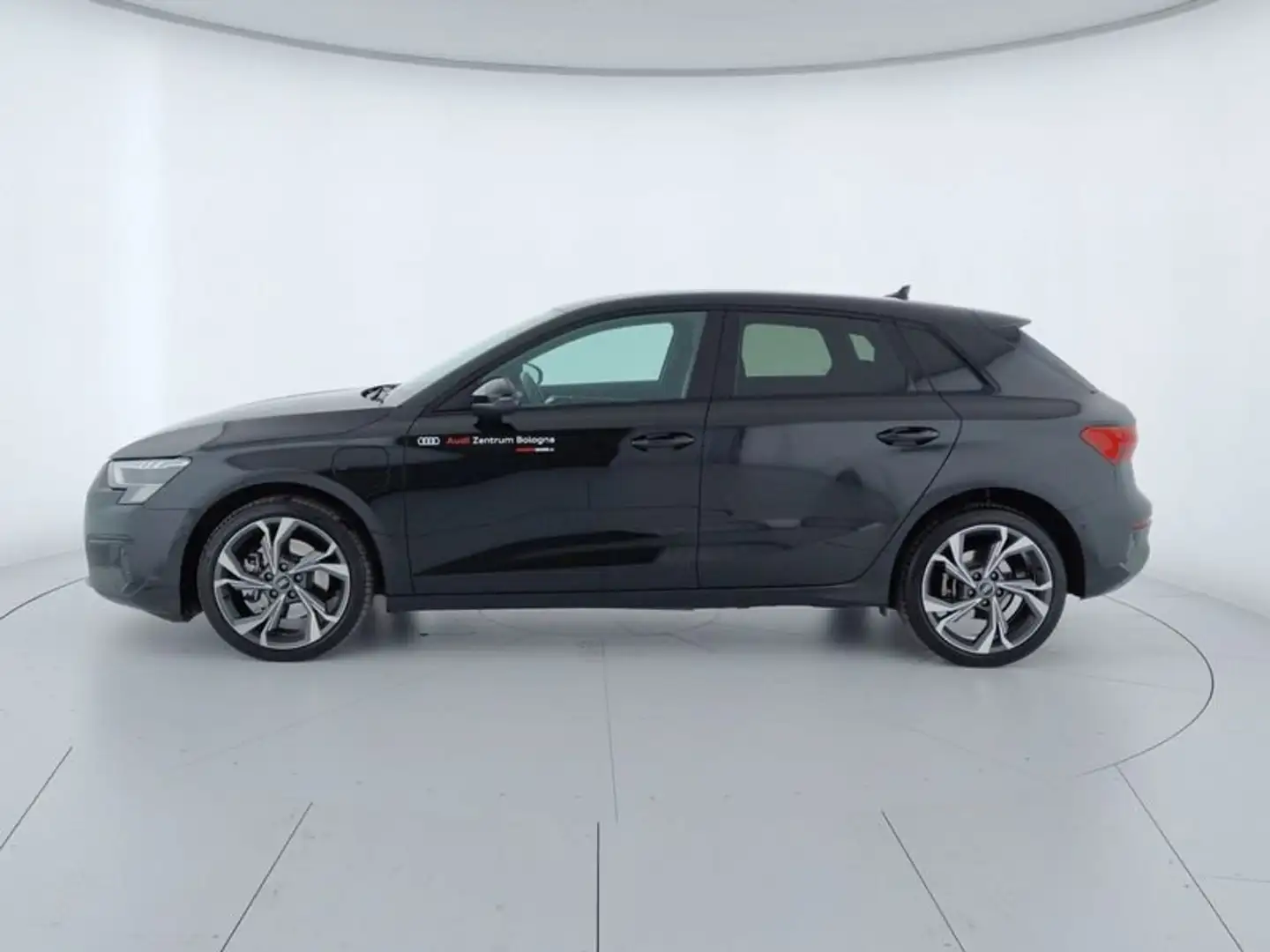 Audi A3 SPB 40 TFSI e S tronic Business Advanced - PRONTA Nero - 2