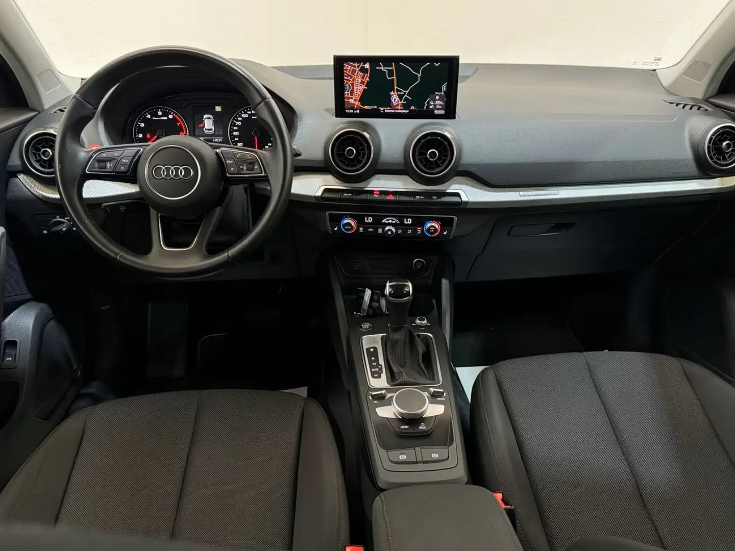 Audi Q2 Q2 35 1.5 tfsi Business Plus s-tronic Zilver - 1