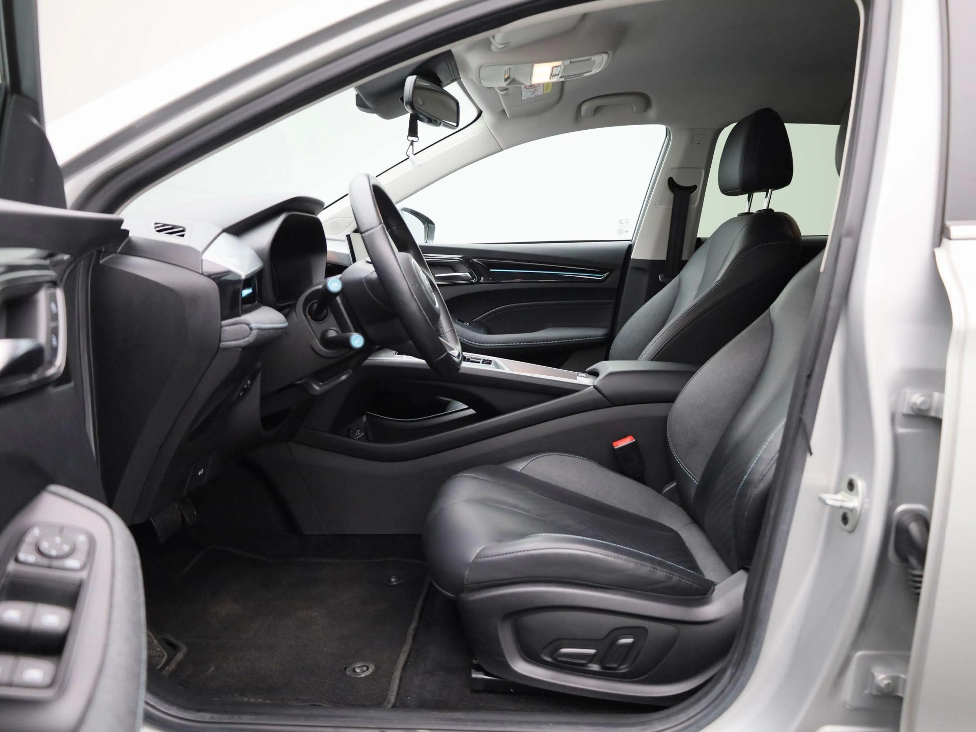 MG MG5 Long Range Luxury 61 kWh | Camera | Apple Carplay — photo 11