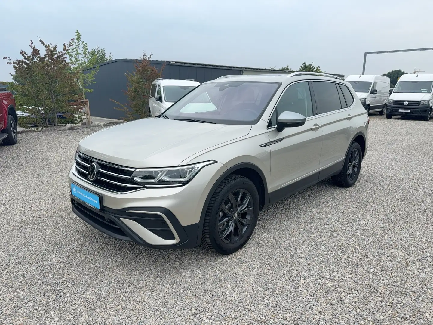 Volkswagen Tiguan Allspace MOVE TDi 4M DSG Matrix+Pano+ACC Silber - 2
