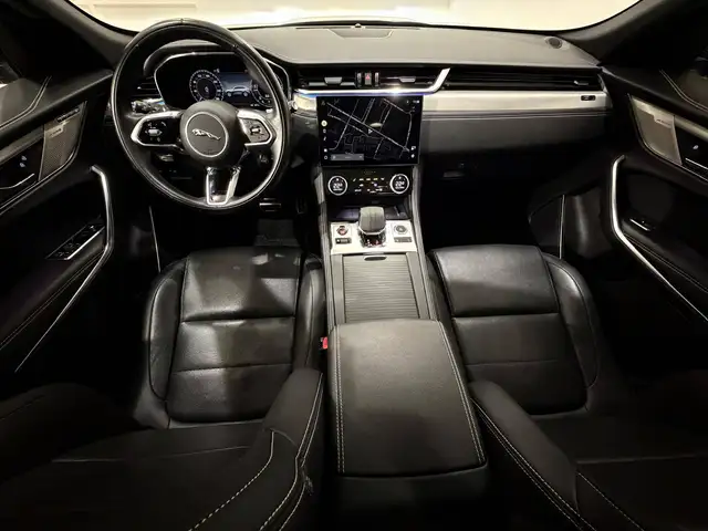 Jaguar F-Pace view 17