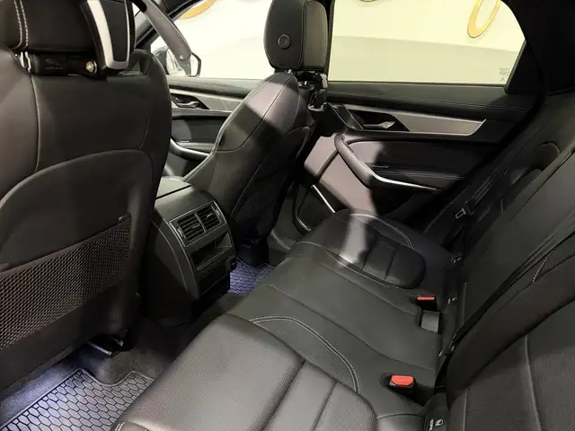 Jaguar F-Pace view 24