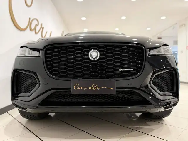 Jaguar F-Pace view 7