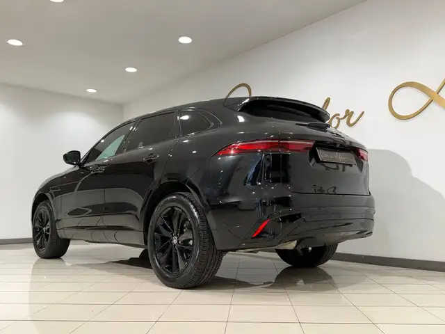 Jaguar F-Pace view 12