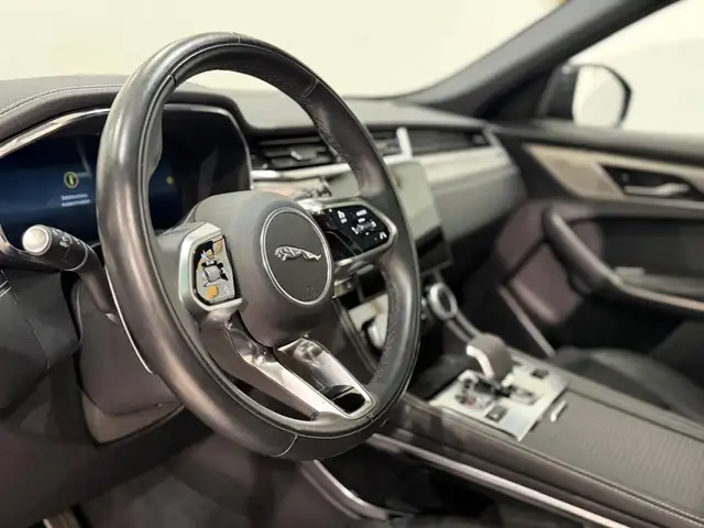 Jaguar F-Pace view 13