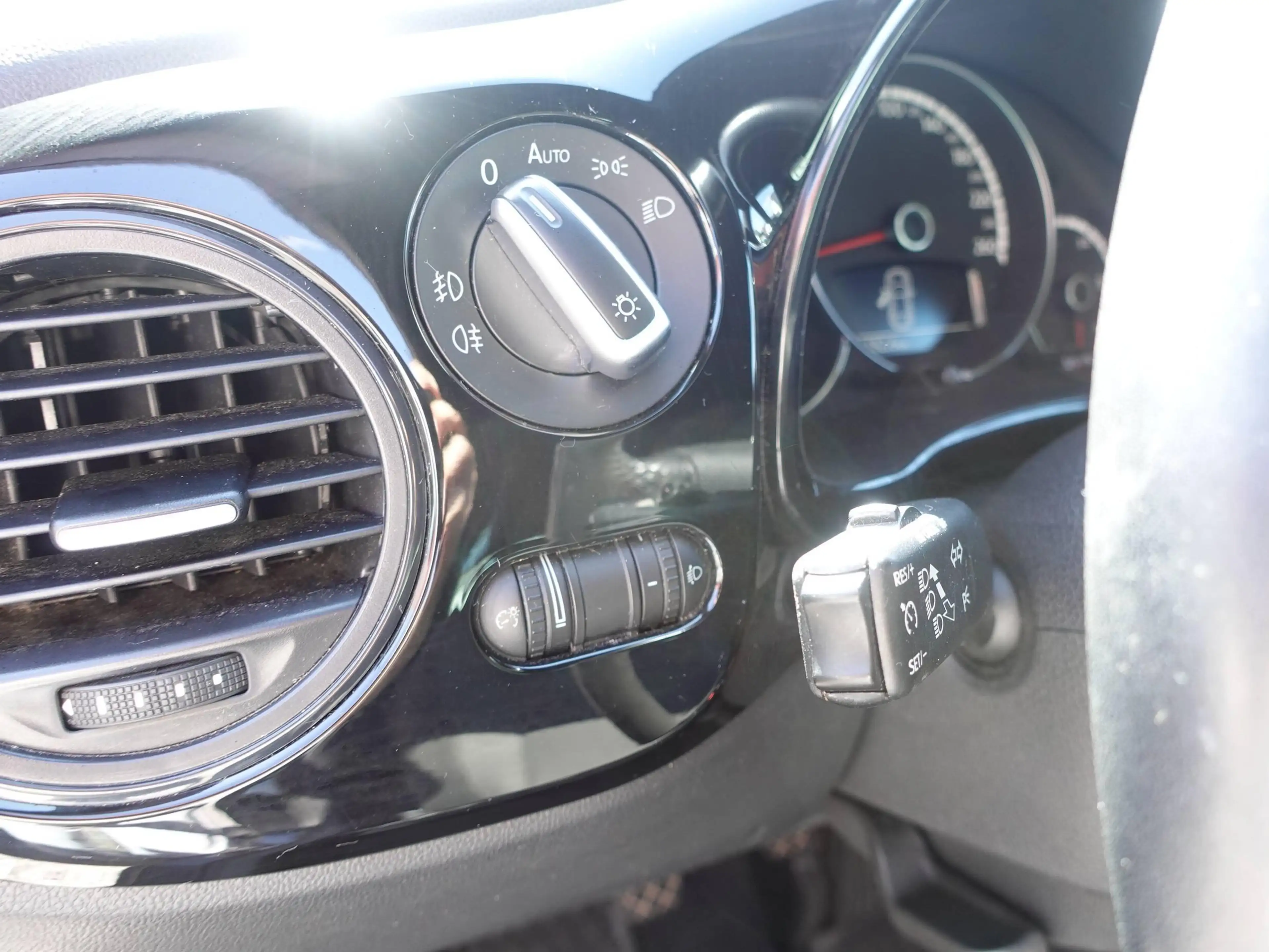 Volkswagen Beetle 1.2 TSI Lim. Basis **Allwetterreifen** — photo 11