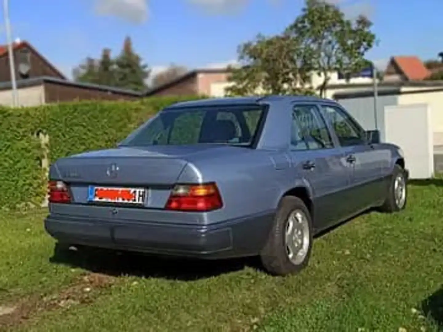 Mercedes-Benz E 230 W124 , super Zustand H -Kennzeichen Blau - 2