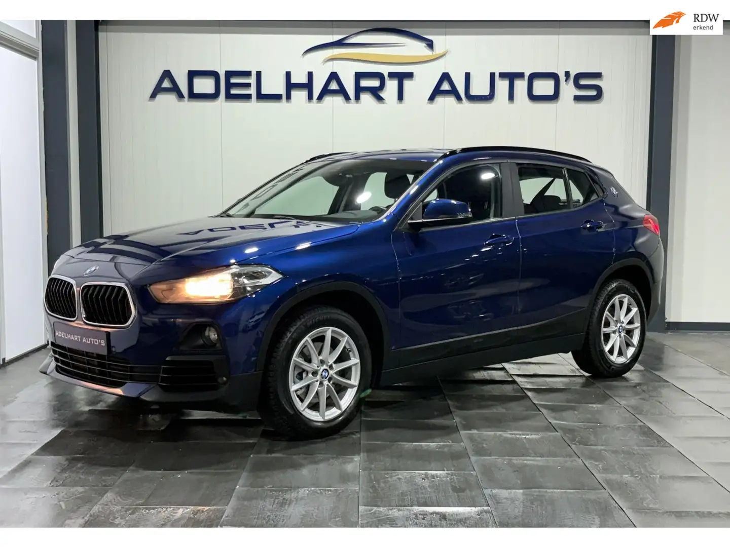 BMW X2 SDrive18i Automaat / Navigatie full map / Cruise c Blauw - 1