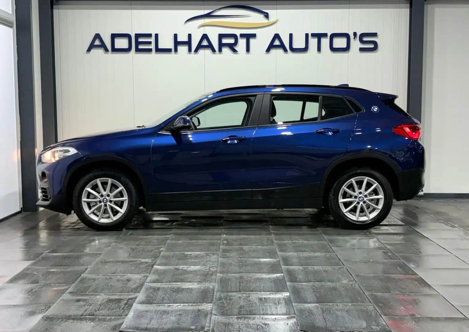 BMW X2 SDrive18i Automaat / Navigatie full map / Cruise c Blauw - 2