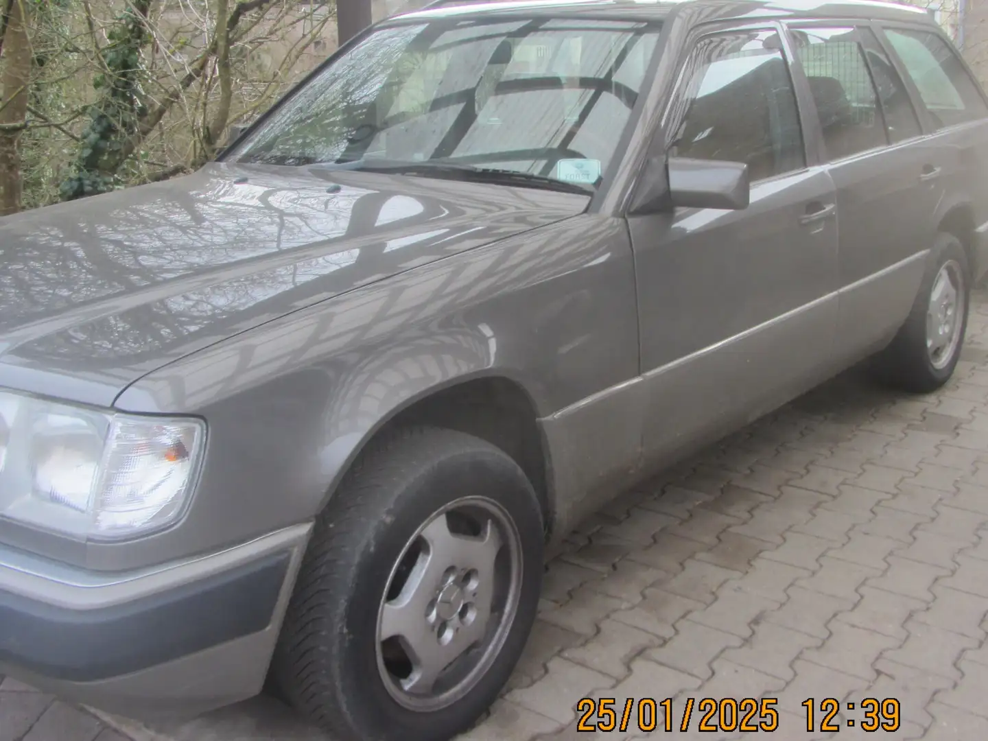 Mercedes-Benz 250 w124 Silber - 2