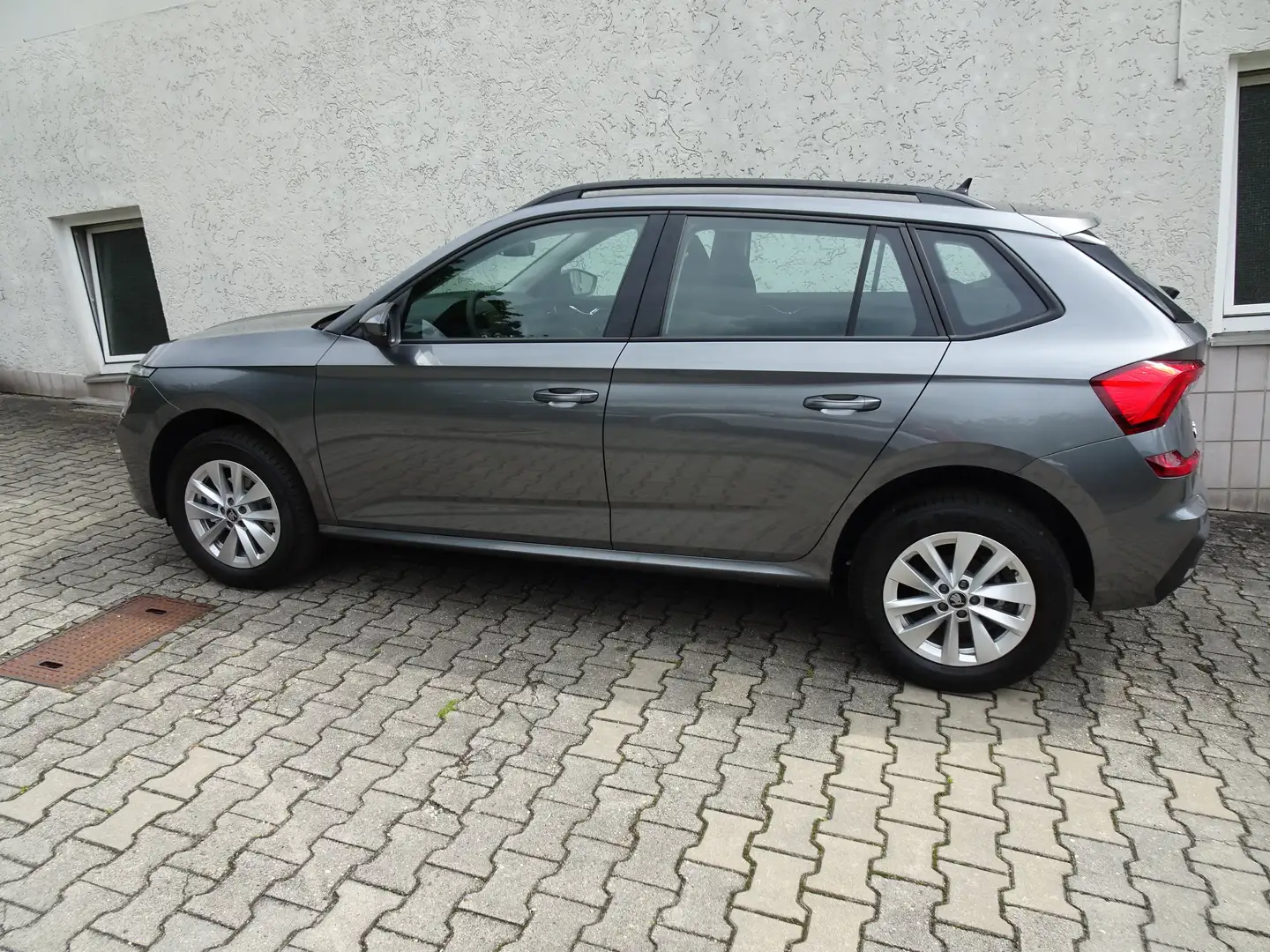 Skoda Kamiq -AHK schwenkbar - LED -Sitzhei - DSG - 5 J Gar/100 Gris - 1