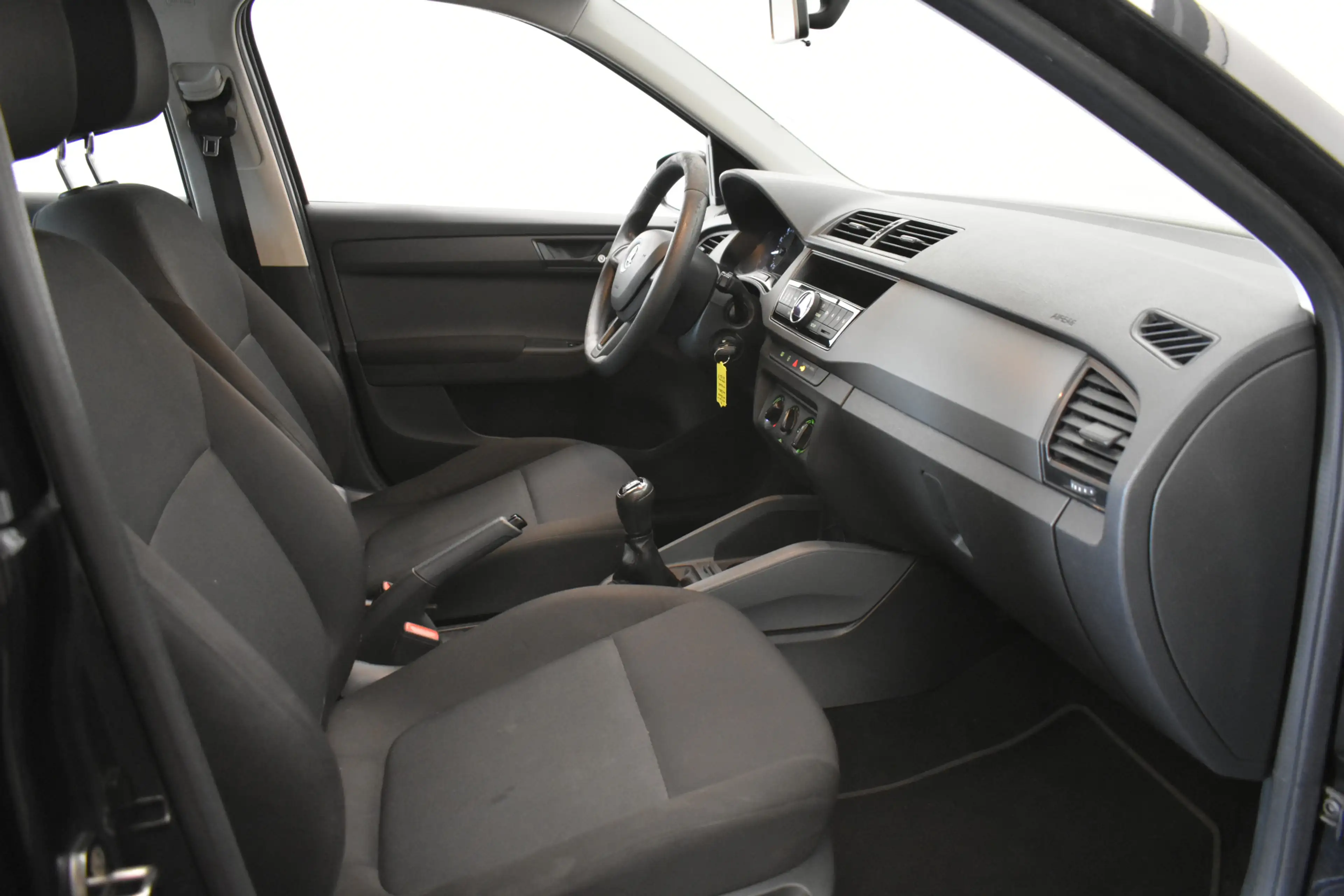 Skoda Fabia Combi 1.0 MPI Active APK 07-2027 — photo 7