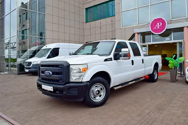 Ford F-250 Super Duty Crew Cab Long Bed V8/6-SIZER