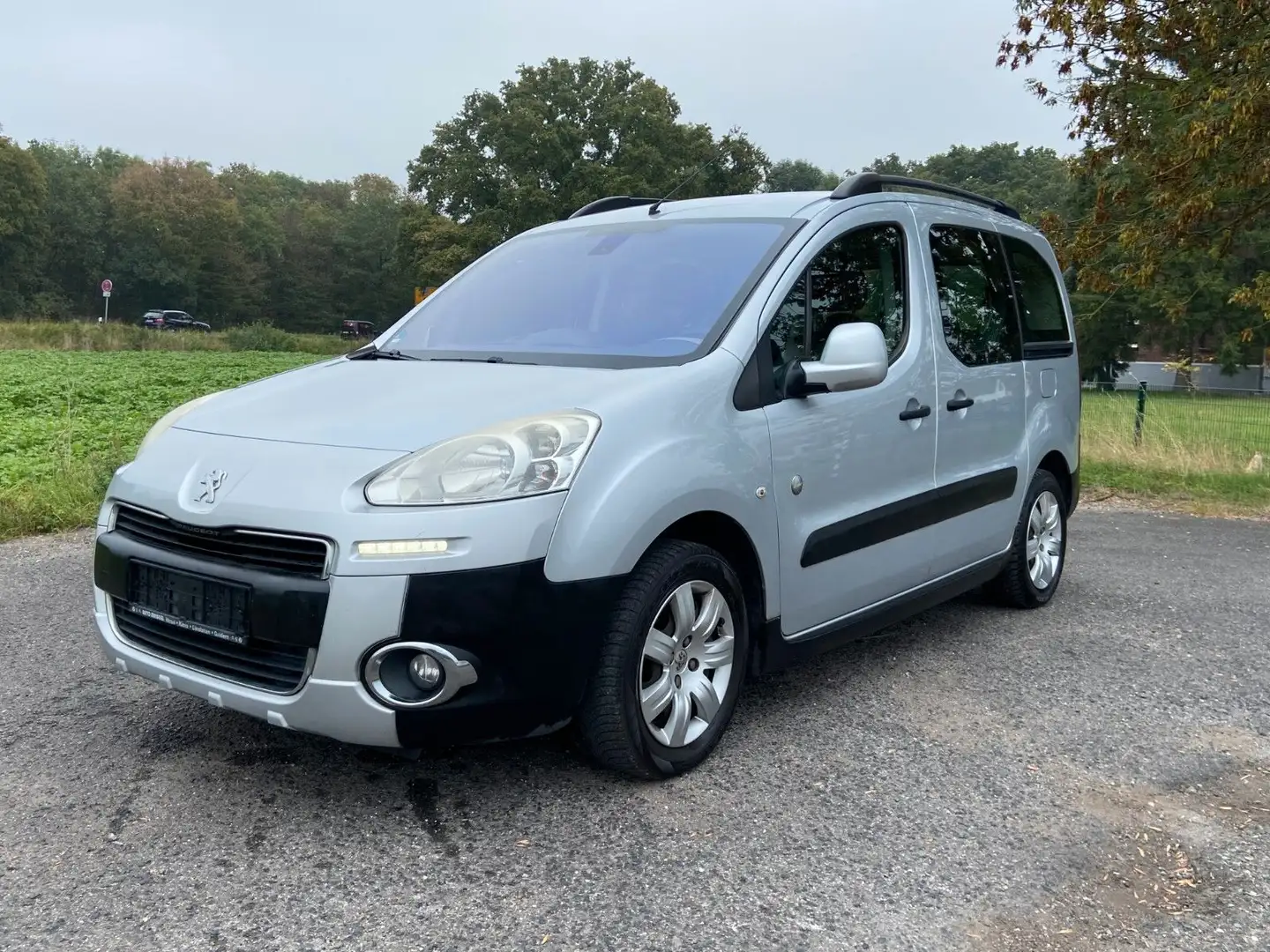 Peugeot Partner Active e-HDI 92 1.6 Klimaauto. Zilver - 1
