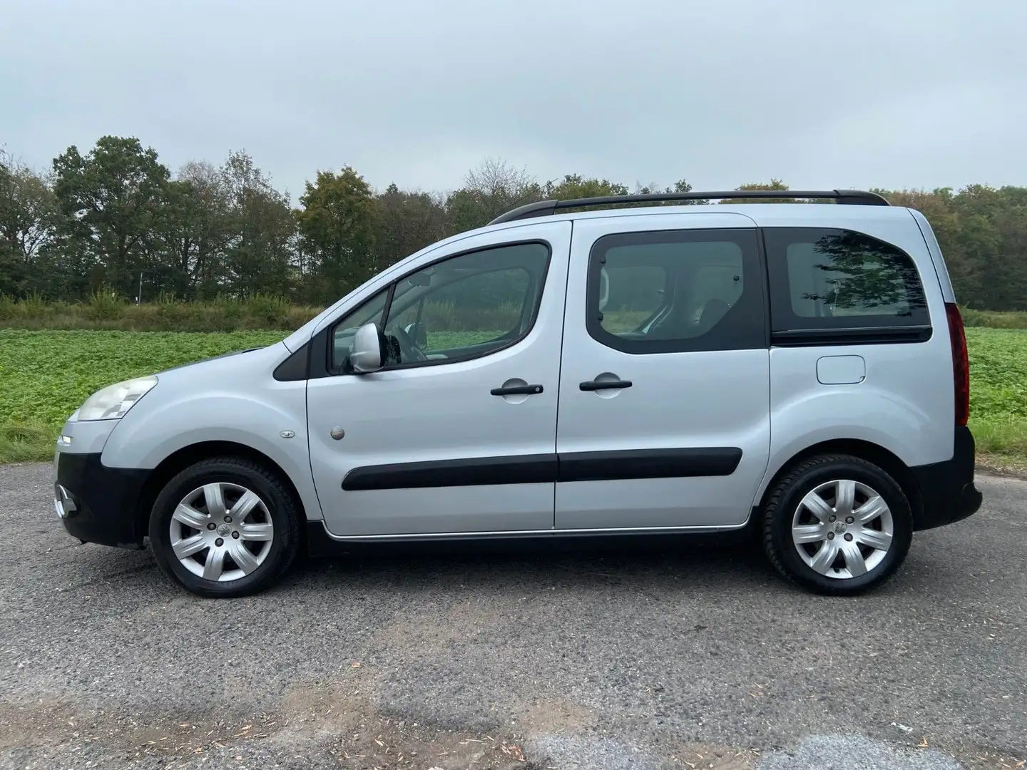 Peugeot Partner Active e-HDI 92 1.6 Klimaauto. Zilver - 2