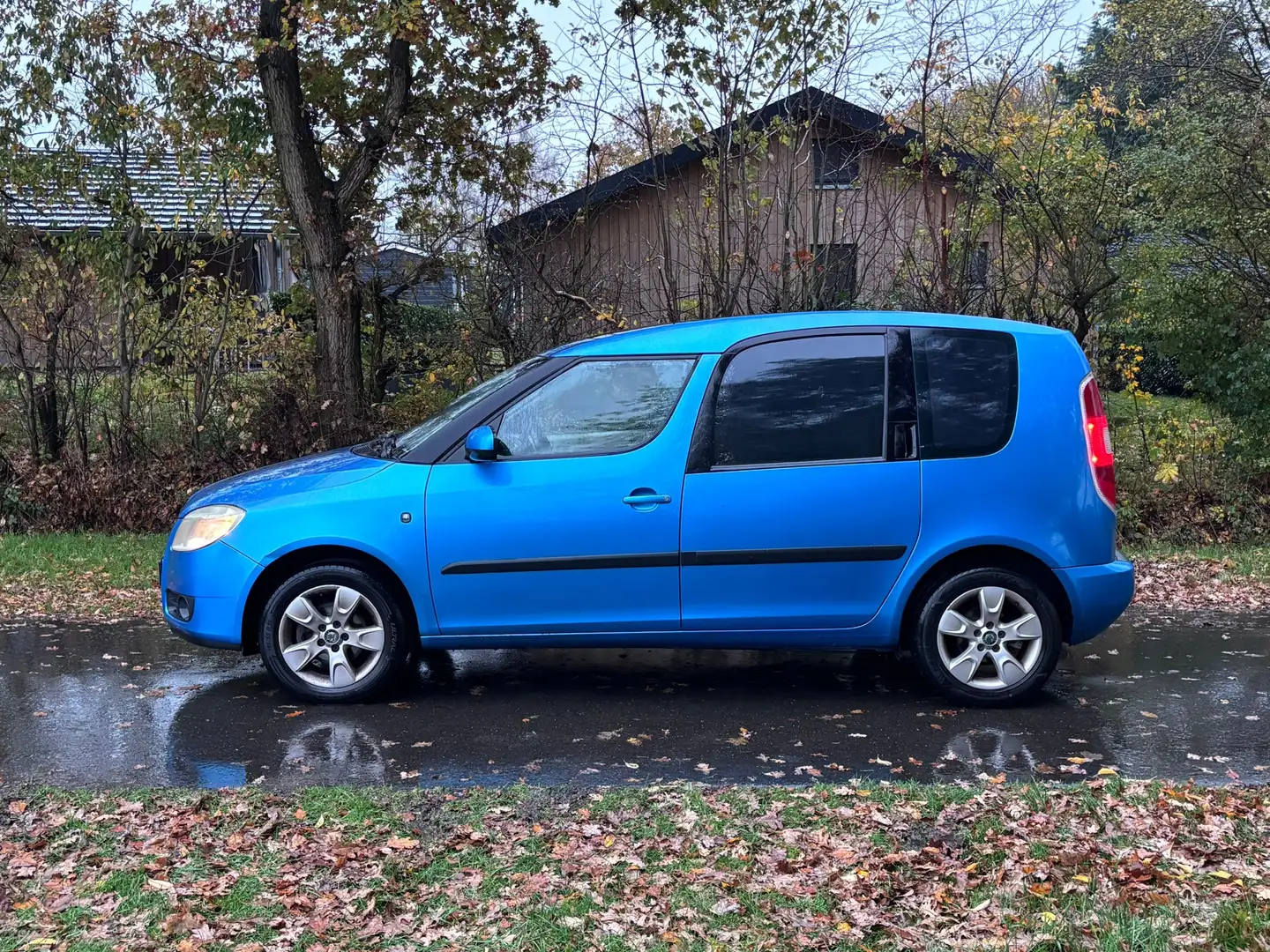 Skoda Roomster 1.4-16V Style | Airco + Cruise Nu € 1.950,-!!! Blauw - 2