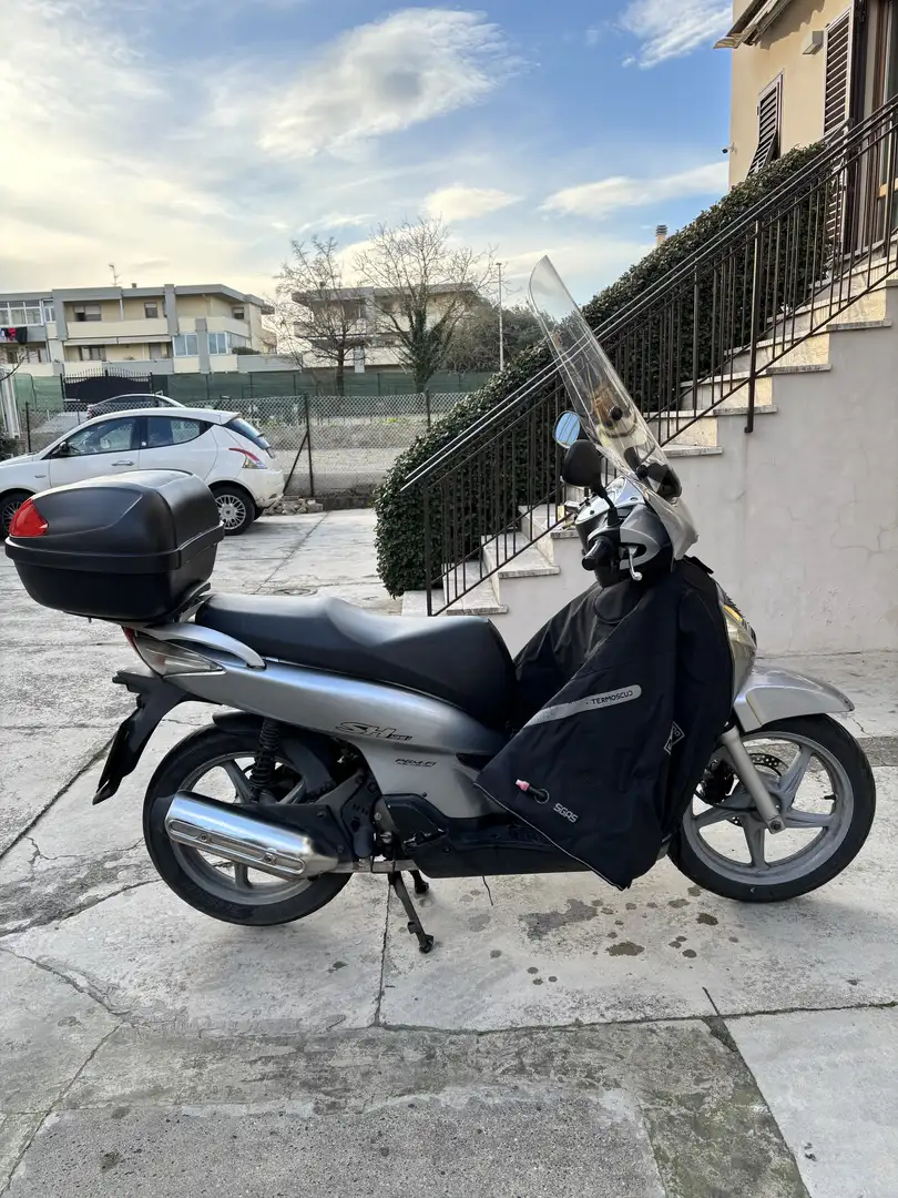 Honda SH 125 Gri - 2